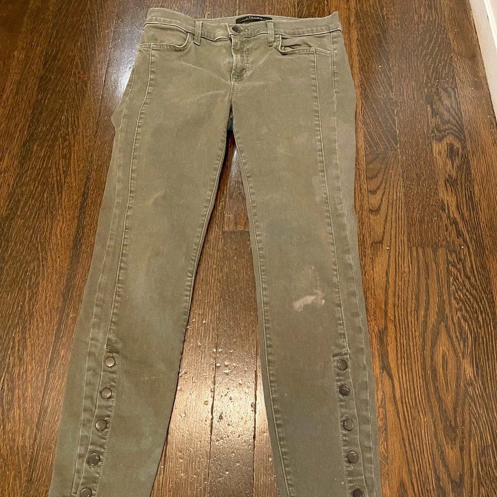J Brand Suvi Utility Skinny Jean in Jungle. Sz28